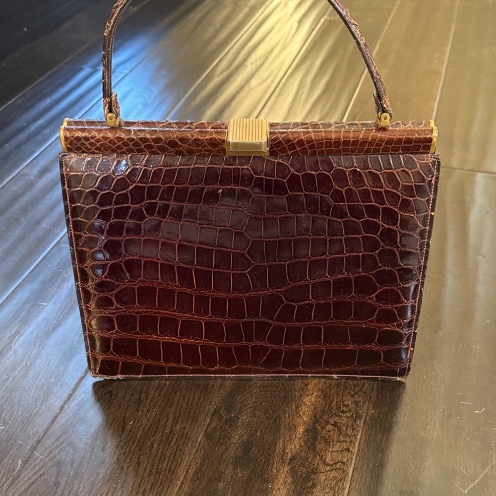 Elegant Brown Crocodile Pattern Handbag